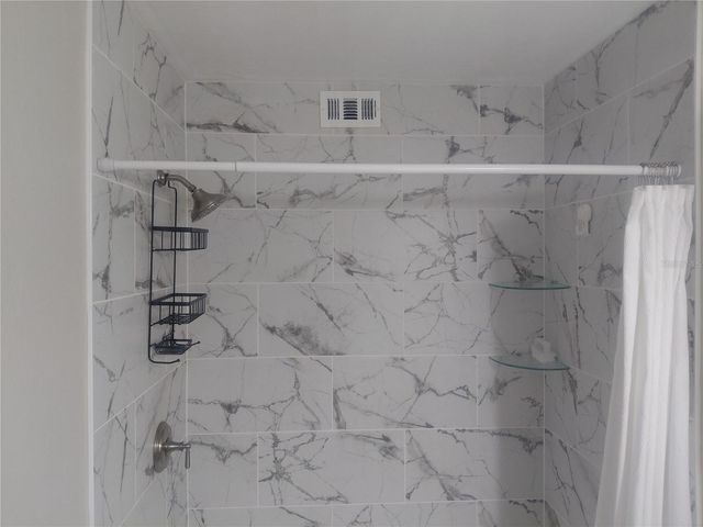 85 SE 16TH AVENUE F302, Gainesville, FL 32601