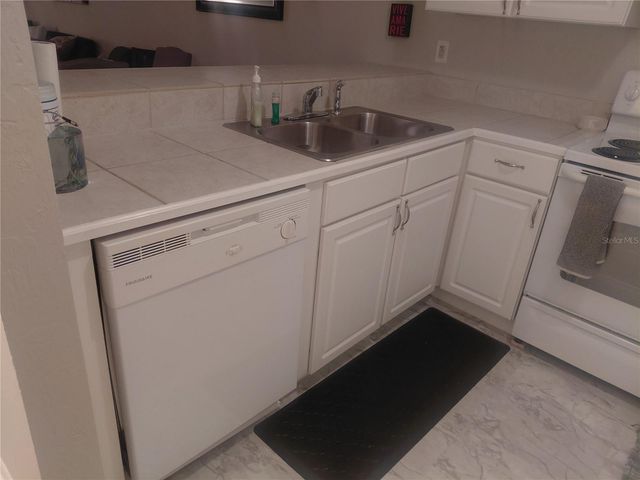 85 SE 16TH AVENUE F302, Gainesville, FL 32601