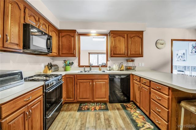 4675 Oakwood Lane, Clarence, NY 14031