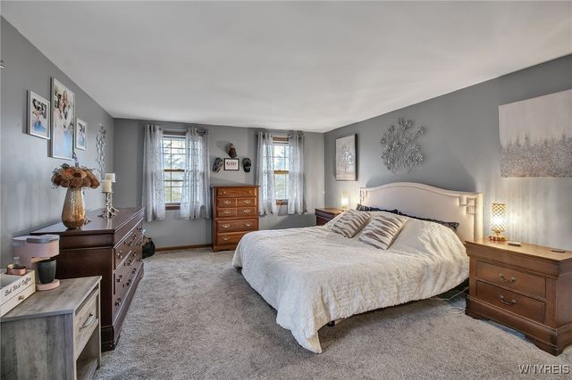 4675 Oakwood Lane, Clarence, NY 14031