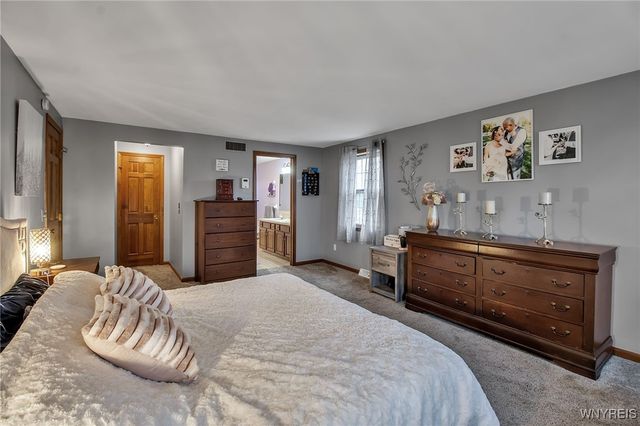 4675 Oakwood Lane, Clarence, NY 14031