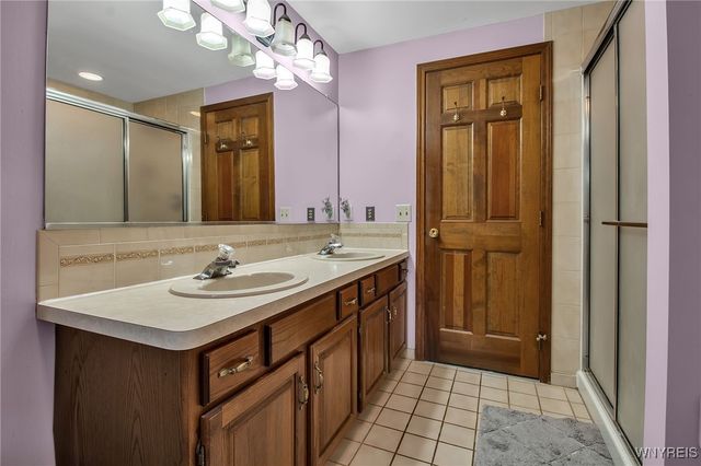 4675 Oakwood Lane, Clarence, NY 14031