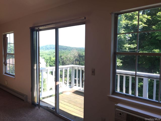 2 Lexington Hill 12, Harriman, NY 10926