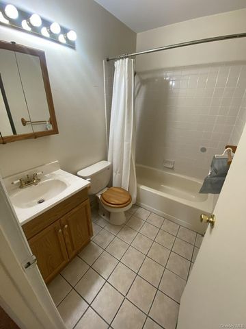 2 Lexington Hill 12, Harriman, NY 10926