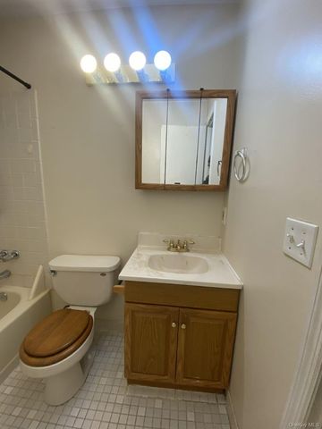 2 Lexington Hill 12, Harriman, NY 10926