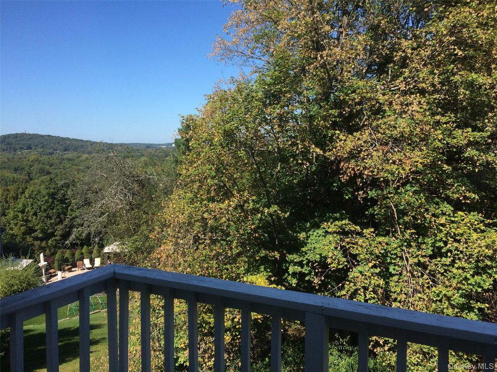 2 Lexington Hill 12, Harriman, NY 10926