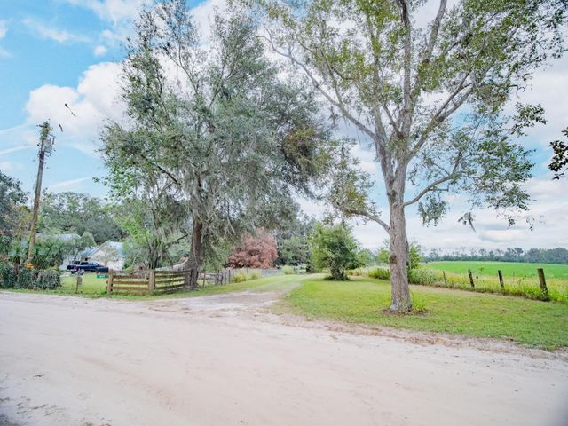 1048 NE Duval Pond Road, Madison, FL 32340
