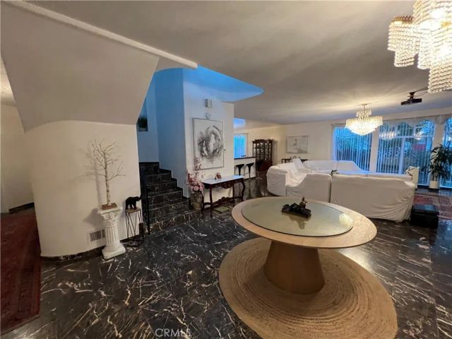 3943 Wade, Los Angeles, CA 90066