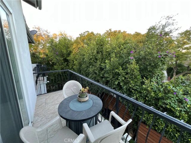 3943 Wade, Los Angeles, CA 90066