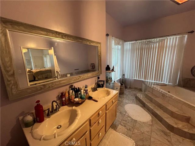 3943 Wade, Los Angeles, CA 90066