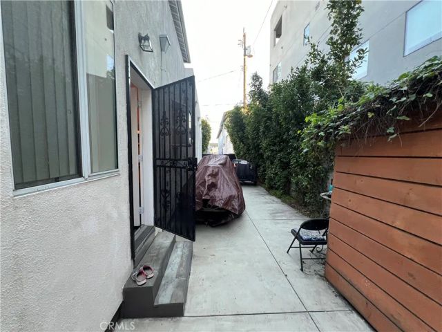 3943 Wade, Los Angeles, CA 90066