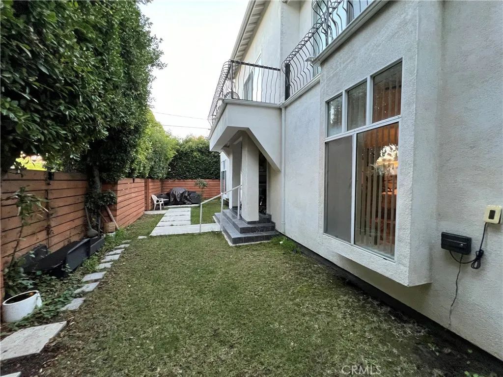 3943 Wade, Los Angeles, CA 90066