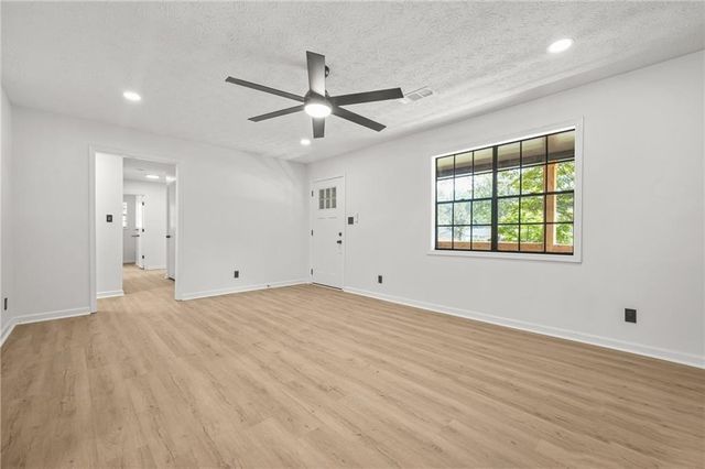 620 Blue Flag Lane, Fairburn, GA 30213