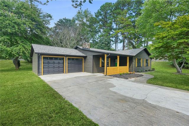 620 Blue Flag Lane, Fairburn, GA 30213