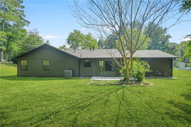 620 Blue Flag Lane, Fairburn, GA 30213