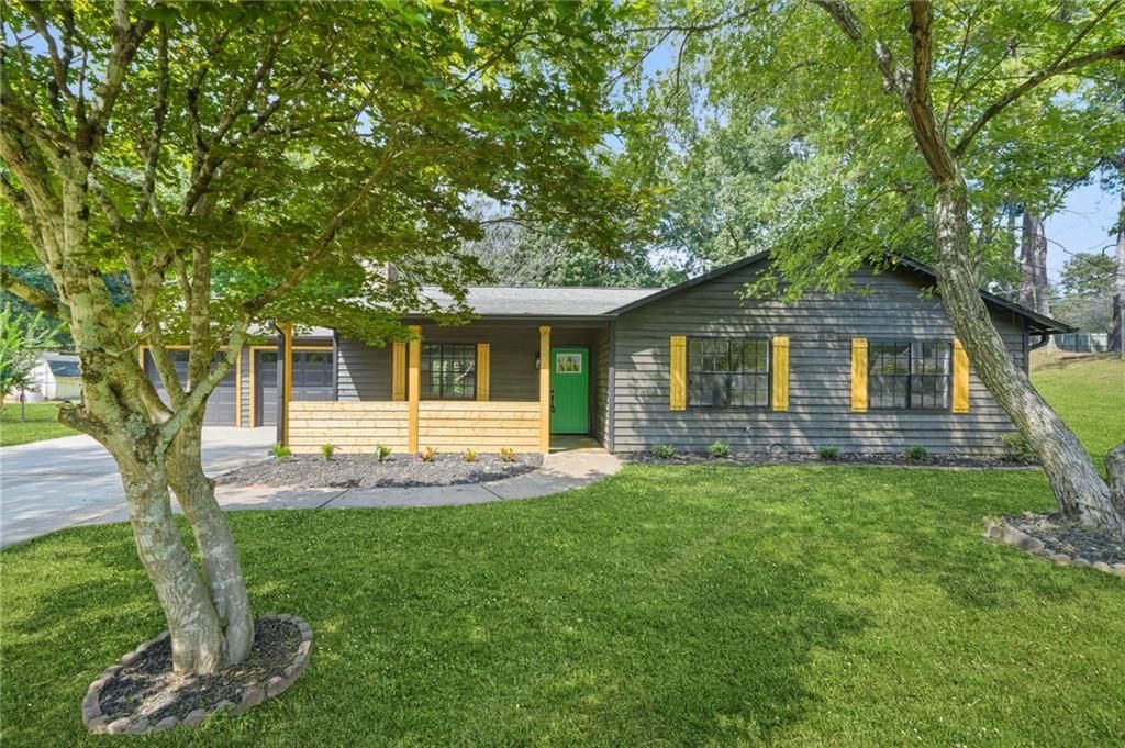 620 Blue Flag Lane, Fairburn, GA 30213