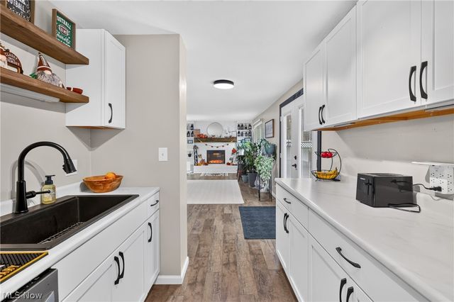 355 Earl Drive NW, Warren, OH 44483