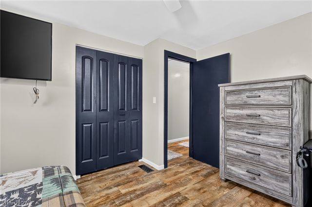 355 Earl Drive NW, Warren, OH 44483