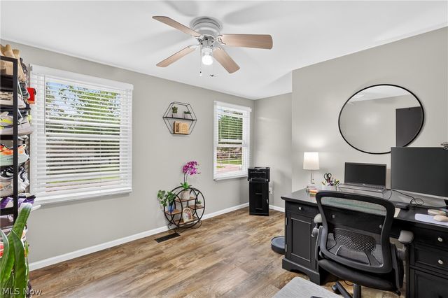 355 Earl Drive NW, Warren, OH 44483