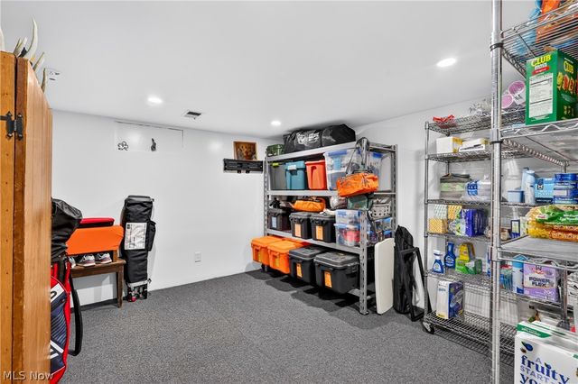 355 Earl Drive NW, Warren, OH 44483