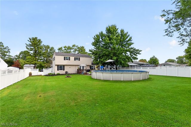 355 Earl Drive NW, Warren, OH 44483