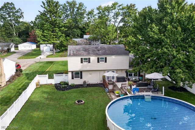 355 Earl Drive NW, Warren, OH 44483