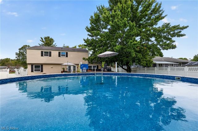 355 Earl Drive NW, Warren, OH 44483