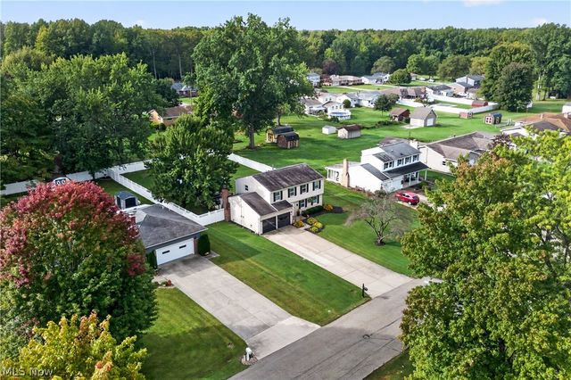 355 Earl Drive NW, Warren, OH 44483