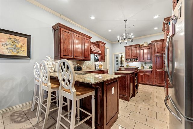 726 S Bausinger Road, Tontitown, AR 72762