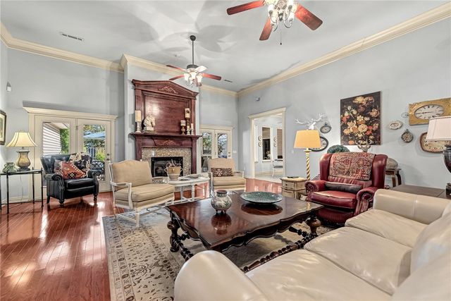 726 S Bausinger Road, Tontitown, AR 72762