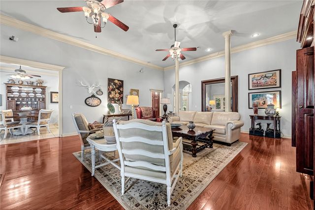 726 S Bausinger Road, Tontitown, AR 72762