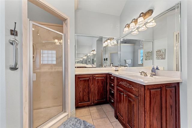 726 S Bausinger Road, Tontitown, AR 72762