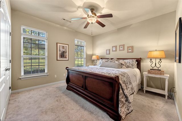 726 S Bausinger Road, Tontitown, AR 72762