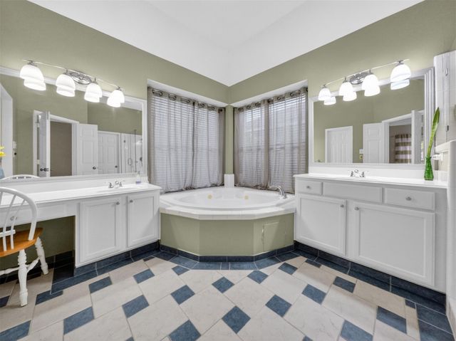 8403 Castle Pond Court, Houston, TX 77095