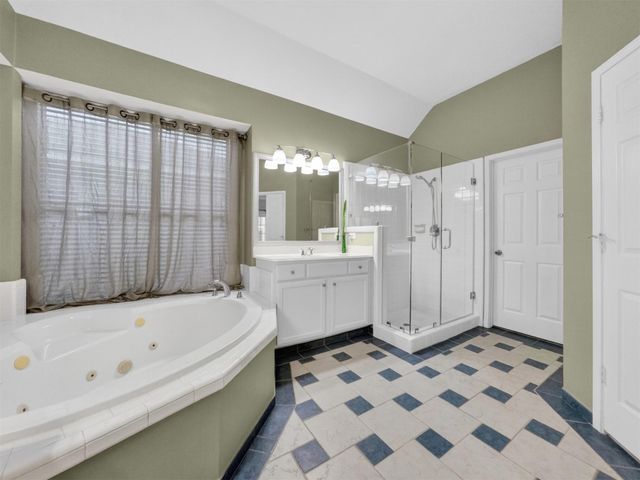 8403 Castle Pond Court, Houston, TX 77095