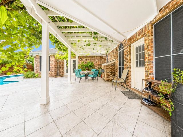 8403 Castle Pond Court, Houston, TX 77095