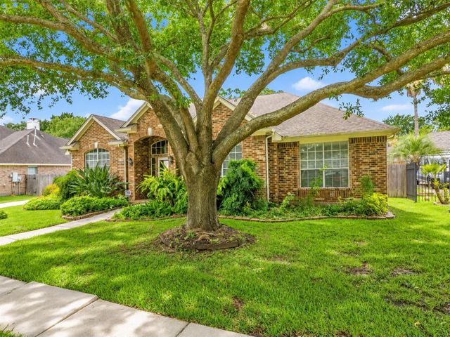 8403 Castle Pond Court, Houston, TX 77095