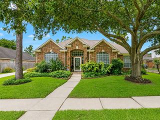 8403 Castle Pond Court, Houston, TX 77095