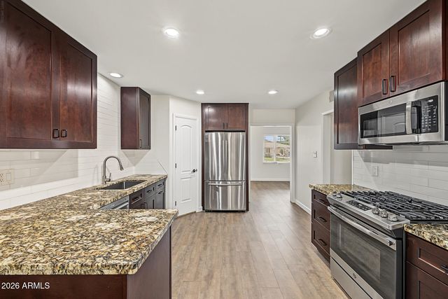 2320 W ANDERSON Avenue, Phoenix, AZ 85023