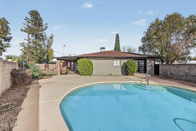 2320 W ANDERSON Avenue, Phoenix, AZ 85023