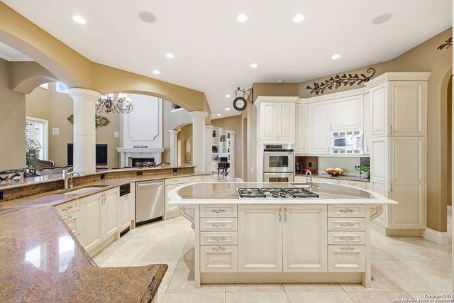 2 Admirals Way, San Antonio, TX 78257