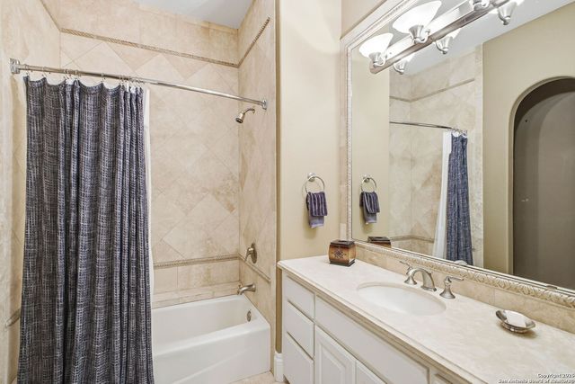 2 Admirals Way, San Antonio, TX 78257