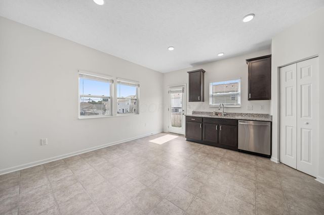 1593 Lewes Castle Drive, Grove City, OH 43123
