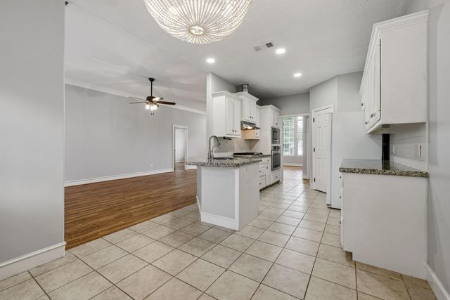 909 Katie Lane, Conroe, TX 77304