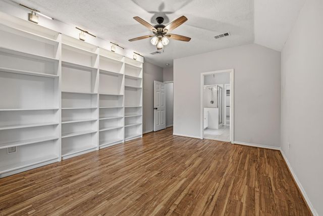 909 Katie Lane, Conroe, TX 77304