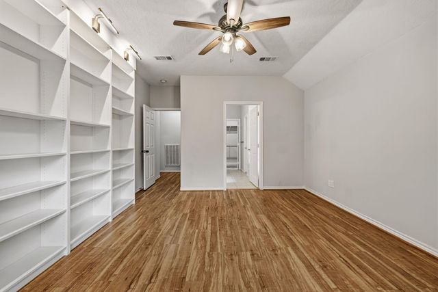 909 Katie Lane, Conroe, TX 77304