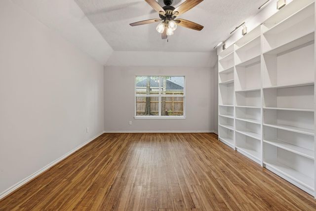 909 Katie Lane, Conroe, TX 77304