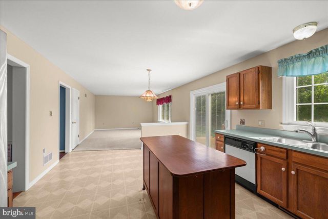 41 APRICOT AVE, Leola, PA 17540