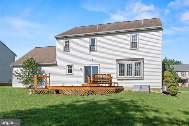 41 APRICOT AVE, Leola, PA 17540