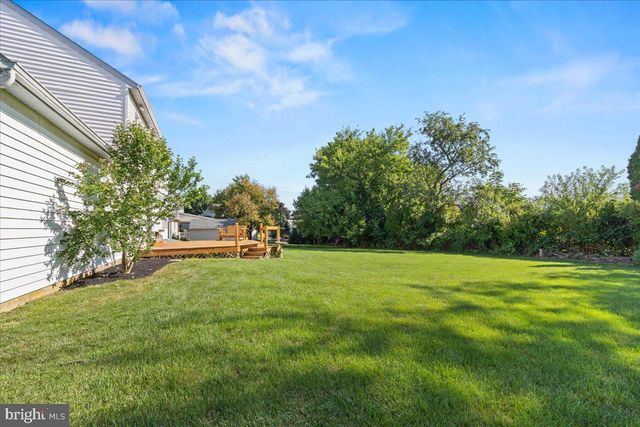 41 APRICOT AVE, Leola, PA 17540